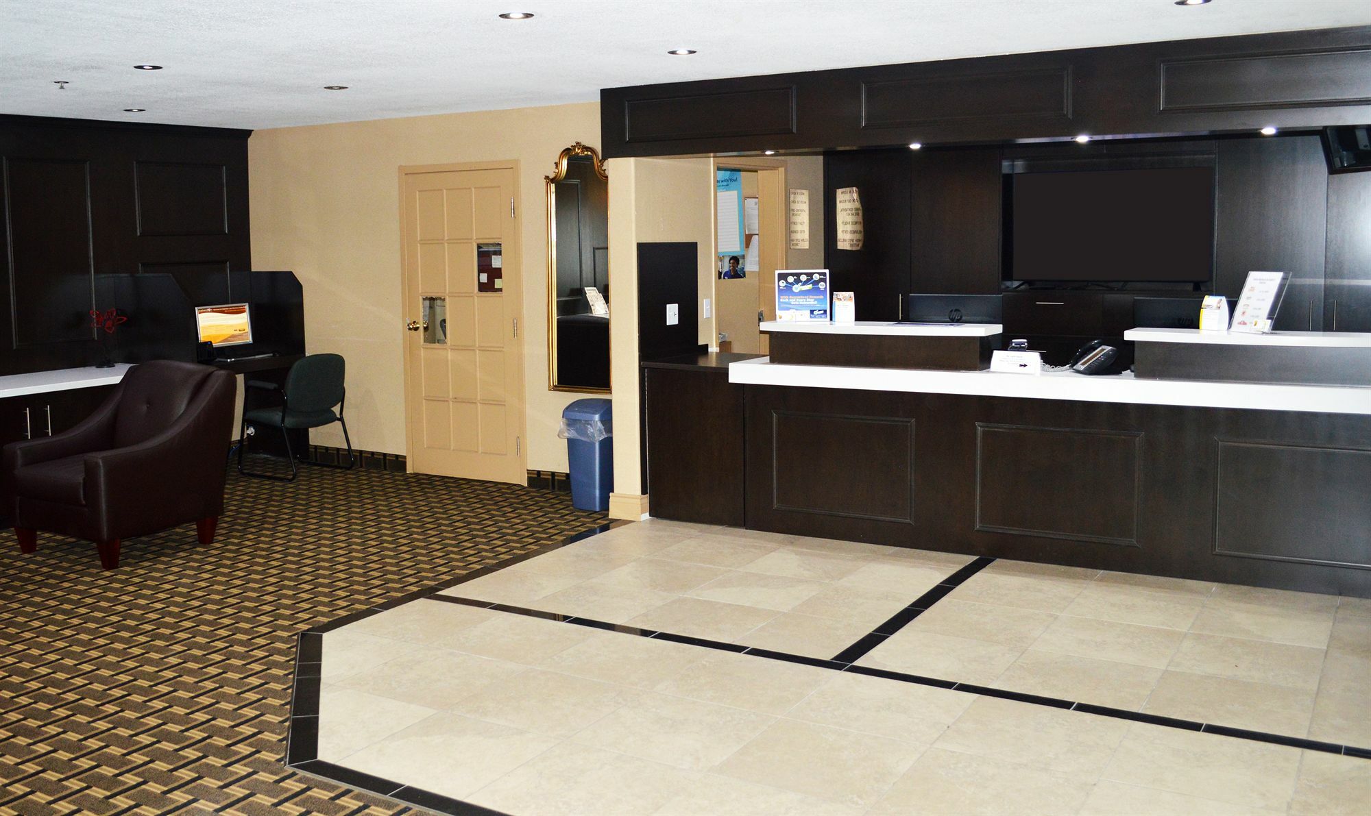 Days Inn By Wyndham Woodstock Exterior photo